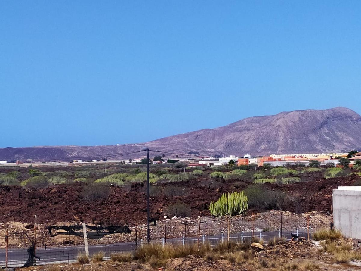 2 Bedroom Bright Apartment Tenerife コスタ・デル・シレンチオ エクステリア 写真